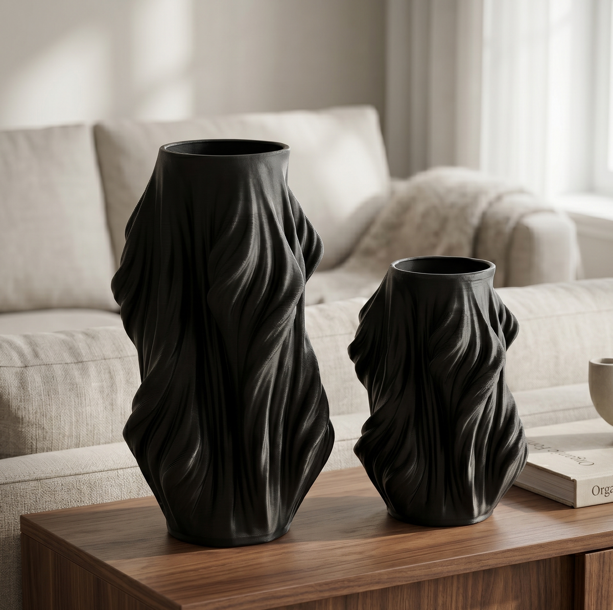 Twisted Silhouette Petit Vase-Black