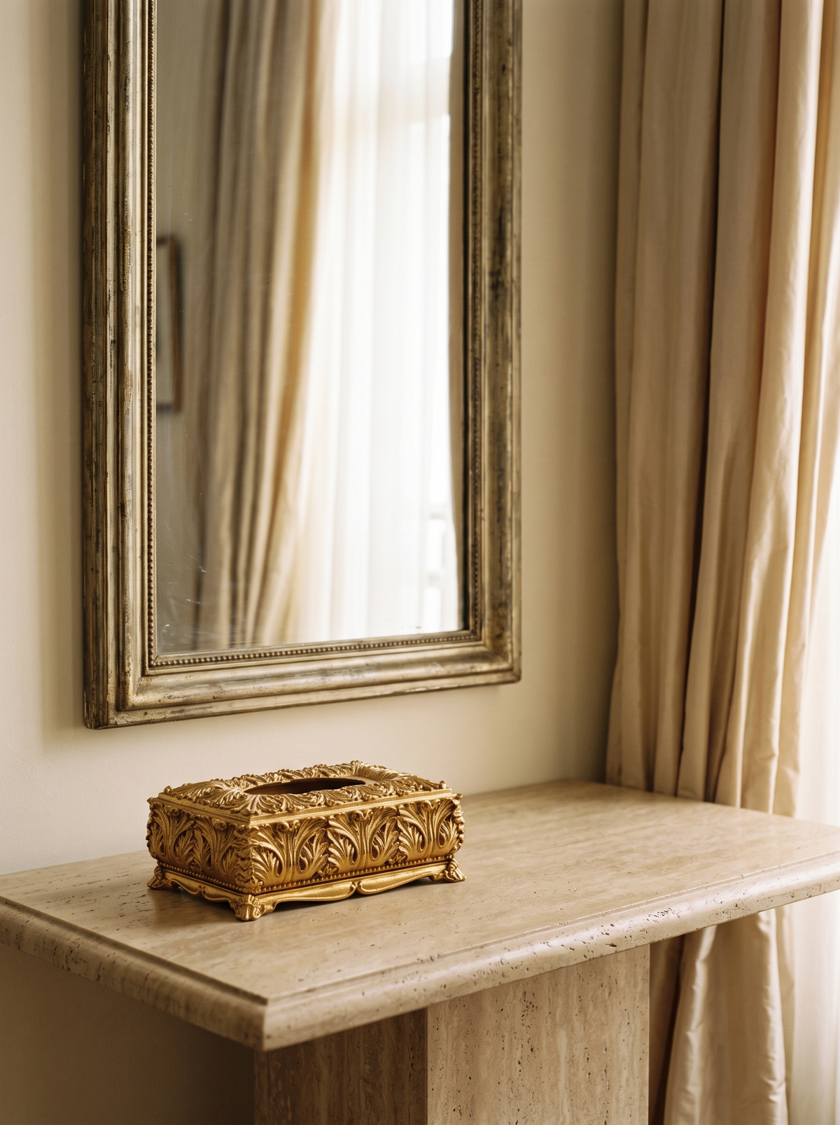 Gilded Acanthus Tissue Box